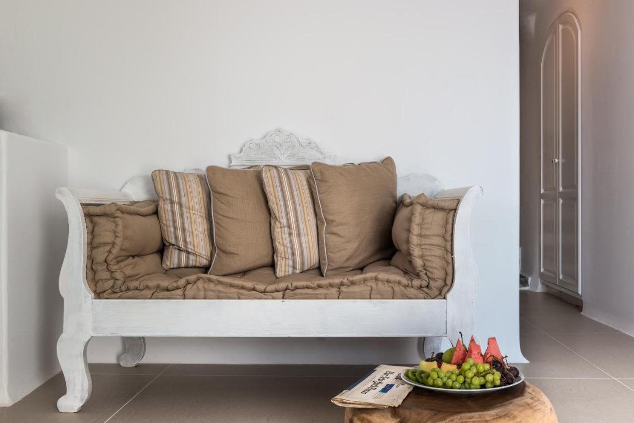 Nefeles Luxury Suites ฟิรา ภายนอก รูปภาพ